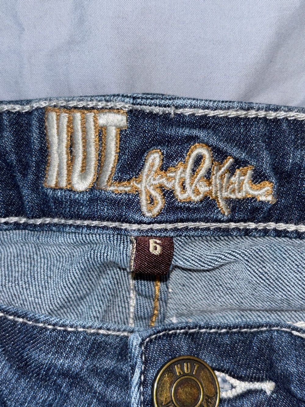 Kut from the Kloth Shorts SZ 6 - Picture 5 of 8
